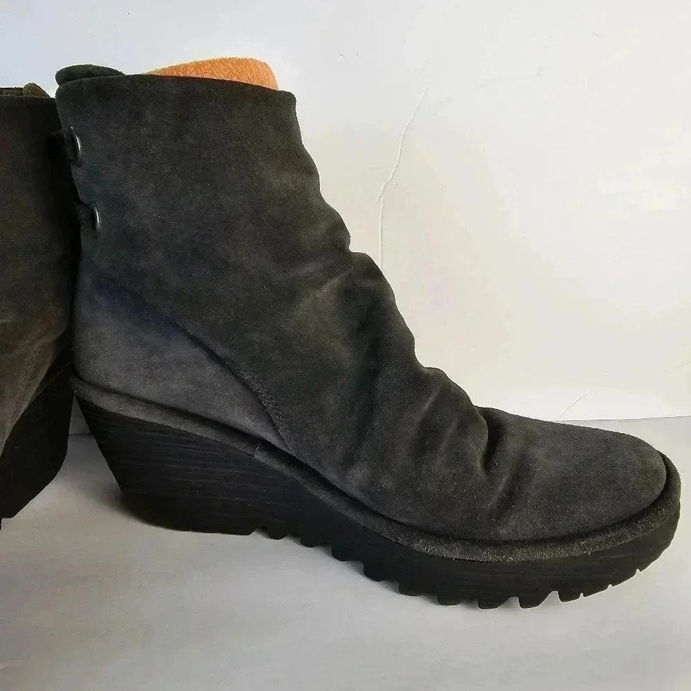 Fly London Women 39 US 8 Yama Wedge Platform Bootie Grey Suede Lace Up Boot